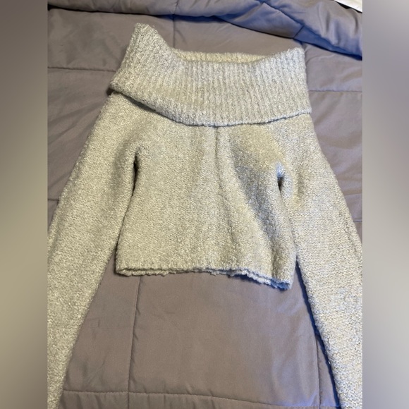 Urban Outfitters Sweater - Picture 4 of 5